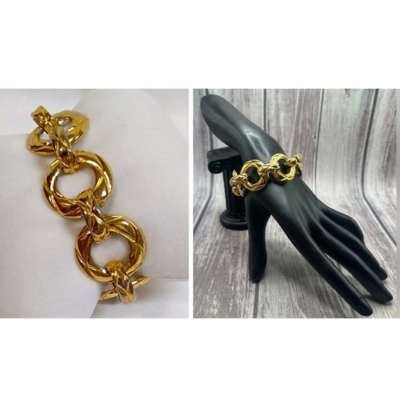 CHANEL Vintage Gold Link Bracelet - Picture 1 of 16